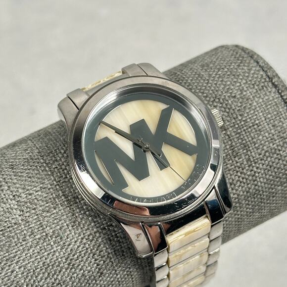 Michael Kors Watch Womens 38mm Runway Alabaster Silver Tone Logo New Battery - Picture 1 of 10